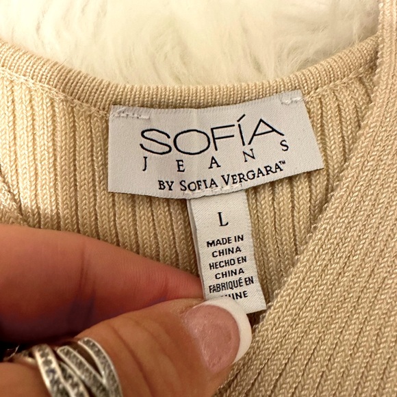 NWOT SOFIA JEANS Sweater - Picture 2 of 3